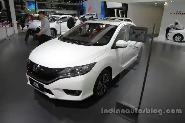 Foto - Honda City Facelift Siap Hadir Awal 2017 di India