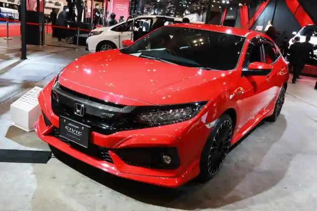 Foto - Honda Civic Turbo Hatchback Jadi Sangar Berkat Mugen