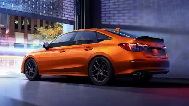 Foto - Honda Civic SI Resmi Debut Dunia, Daya Malah Turun 5 Hp Dibandingkan Model Sebelumnya