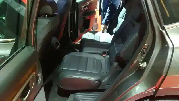 Foto - Ada Apa Saja yang Ada Di Baris Ketiga Honda CR-V 7 Seater?