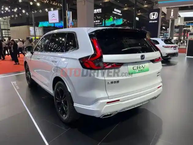 Foto - Bertemu Langsung Dengan Honda CR-V Generasi Terbaru (8 Foto)