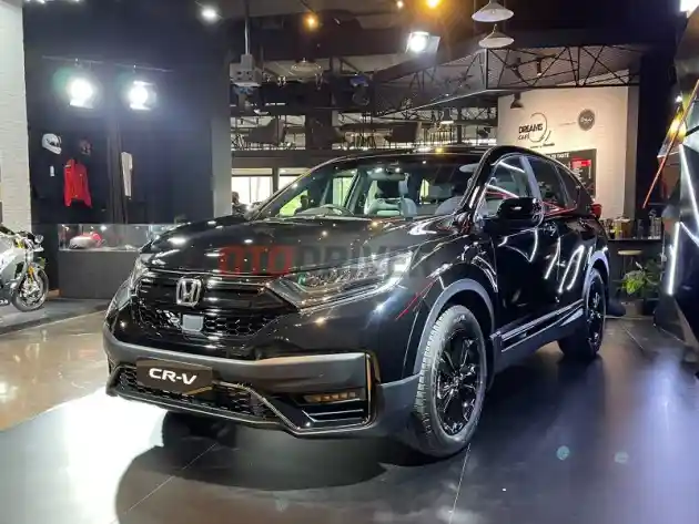 Foto - Meluncur Hari Ini. Honda CR-V Black Edition Resmi Jadi Varian Termahal