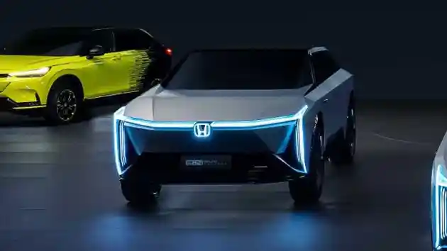 Foto - Honda Kenalkan Desain Yang Tak Biasa Melalui Honda e:N SUV