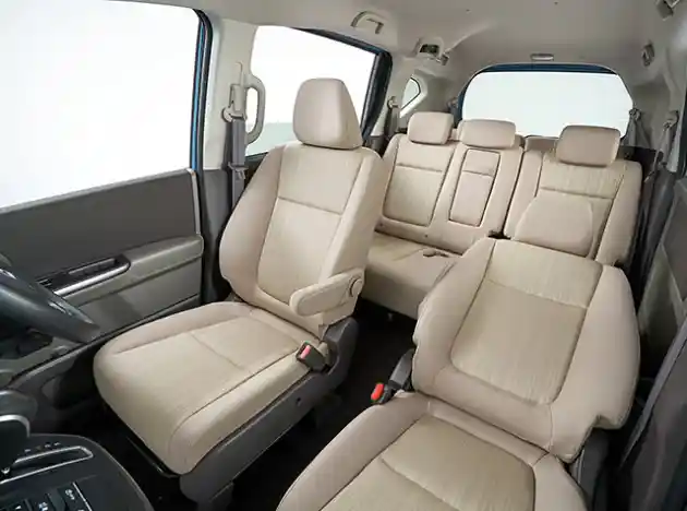 Foto - Honda Freed 2017 Punya Kabin Lebih Lega. Simak Foto Detailnya