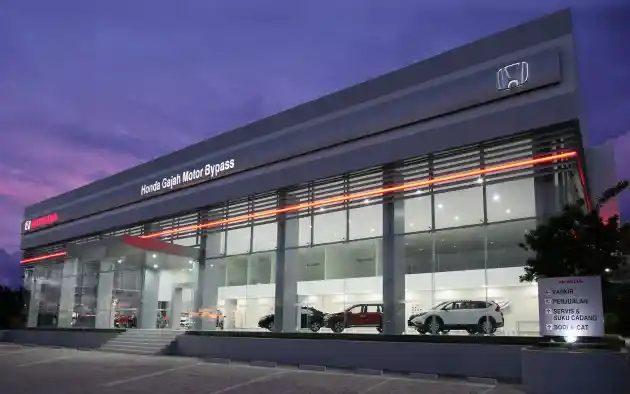 Foto - Honda Resmikan Dealer Baru Di Padang, Punya Fasilitas Pengecatan Bodi