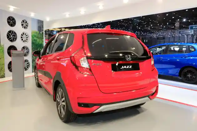 Foto - Honda Jazz 'Crossover' Muncul di Eropa, Mengingatkan Yaris Heykers