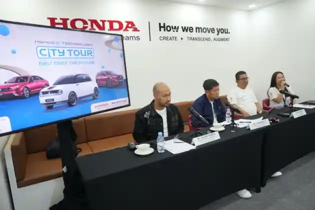Foto - Kolaborasi Honda Dengan Komunitas Pemandu Wisata Gunakan Produk Elektrifikasinya