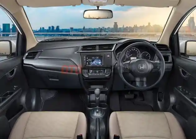 Foto - FIRST DRIVE: Honda New Mobilio E CVT 2019