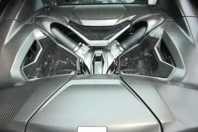 Foto - First Drive: Honda NSX Hybrid 2017