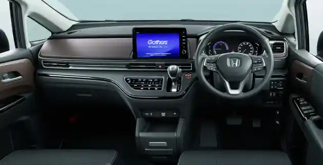 Foto - Honda Odyssey Facelift Meluncur Di Jepang