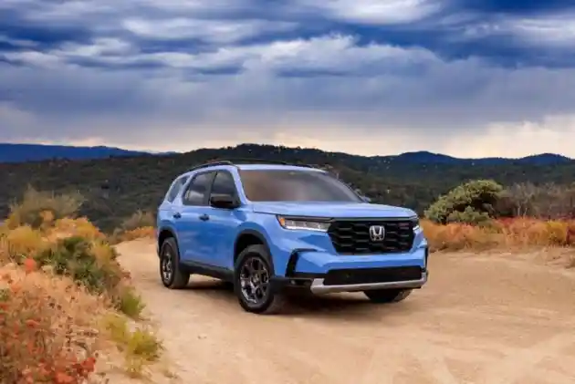 Foto - SUV Terbesar Honda Yang Pandai Off-Road Rilis 2023