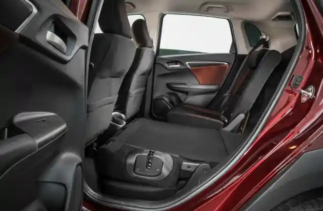 Foto - Inilah Interior Honda WR-V. Mirip Jazz? (6 Foto)