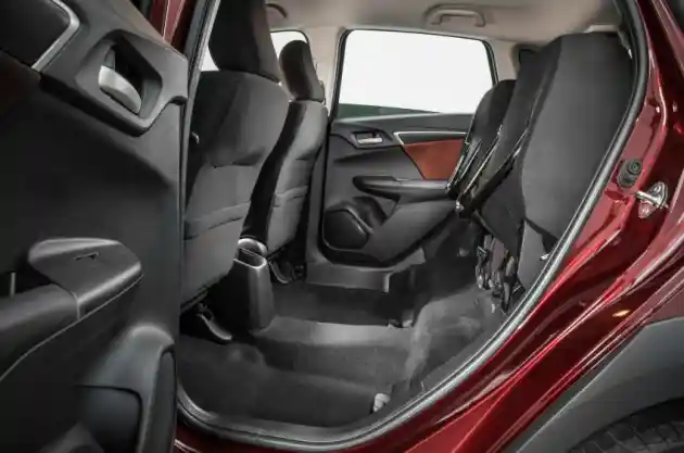 Foto - Inilah Interior Honda WR-V. Mirip Jazz? (6 Foto)