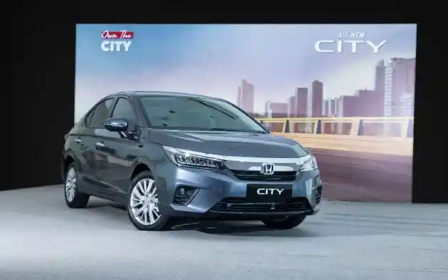 Foto - Harga Honda City Hanya Naik Rp 2,4 Juta, Sedangkan Civic Mencapai Rp 33,2 Juta