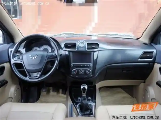 Foto - Intip Interior MPV Listrik Wuling Rong Guang