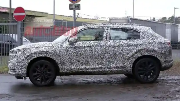 Foto - SPY SHOT: Honda HR-V Generasi Terbaru Makin Terlihat Jelas