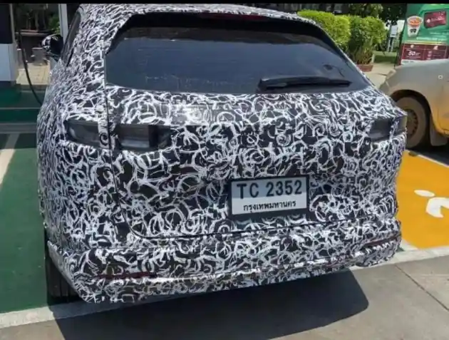 Foto - SPY SHOT: Honda HR-V Listrik Di Thailand