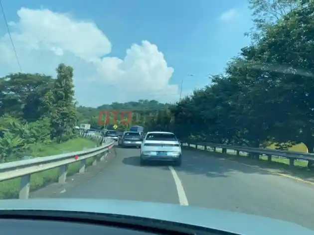 Foto - Dibawa Berjalan Keluar Kota 160 Km, Sisa Baterai Hyundai Ioniq 5 Tersisa Di Atas 50 Persen