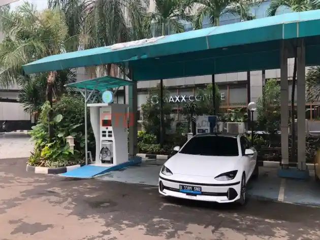 Foto - Holiday In Style 2023 Hyundai Ioniq 6 : Jakarta-Semarang Cukup 1 Kali Isi Daya, Apalagi Keunggulannya?