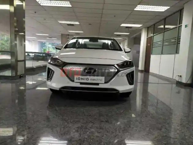 Foto - Hyundai Ioniq Resmi Dipasarkan di Indonesia. Jadi yang Termurah!