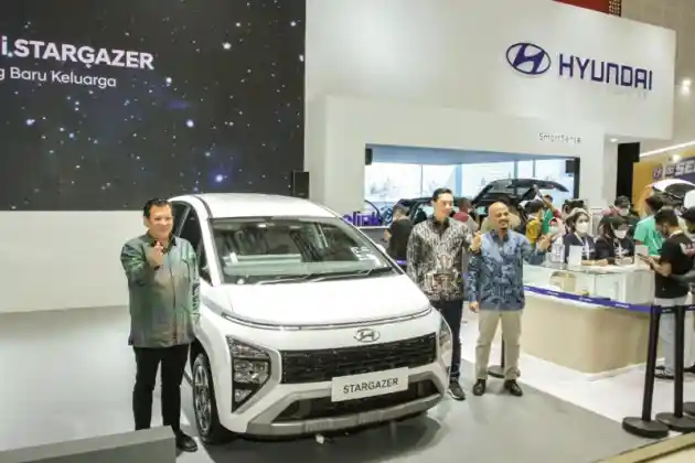 Foto - Beli Stargazer atau Creta di Sini, Dapat Voucher Bensin Rp 15 Juta