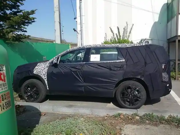 Foto - SPY SHOT: Hyundai Santa Fe 2018