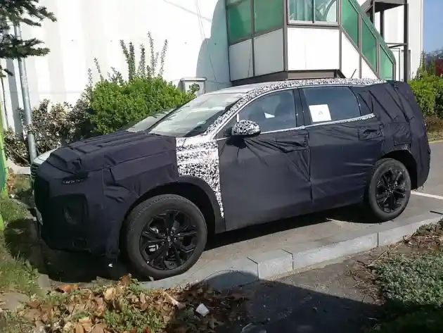 Foto - SPY SHOT: Hyundai Santa Fe 2018