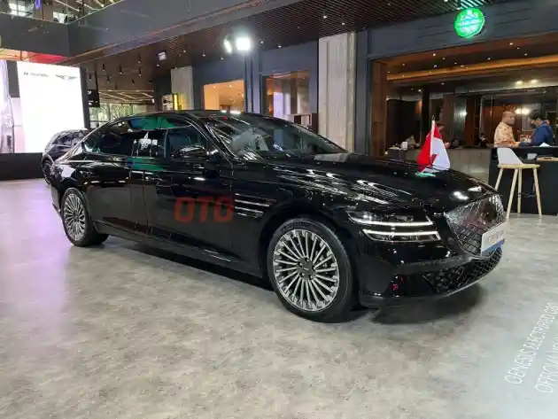 Foto - Melihat Lebih Dekat Mobil Eks KTT G20, Genesis G80 (13 FOTO)