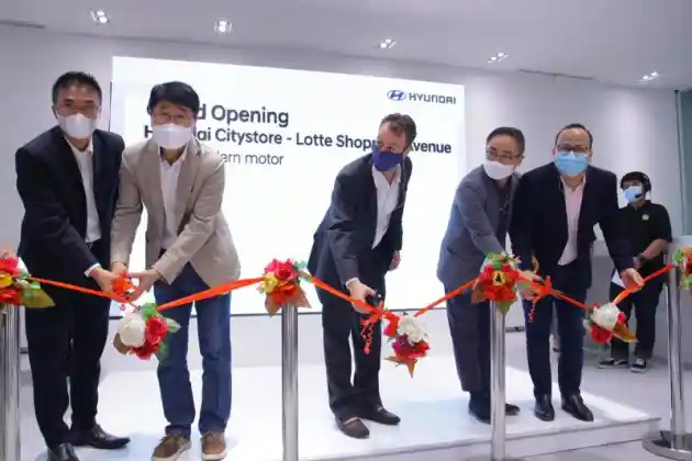 Foto - Hyundai City Store, Konsep Kekinian Sebuah Dealer