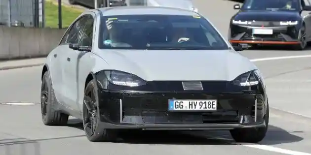 Foto - Hyundai Ioniq 6 N 2025 Mirip Porsche 911 GT3 Sedang Diuji Coba, Berikut Bocorannya