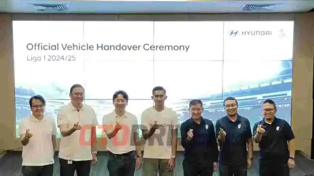 Foto - Puluhan Unit Hyundai Stargazer Jadi Mobil Resmi Liga 1 Indonesia