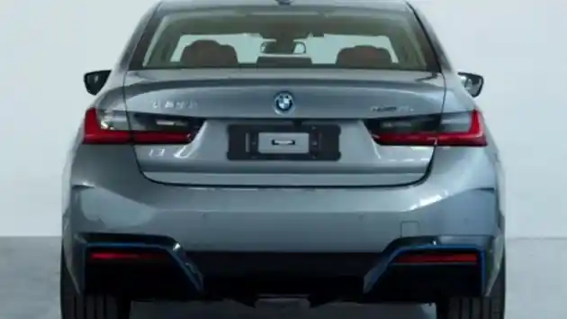 Foto - BMW Segera Hadirkan i3 Sedan, Disiapkan Untuk Jegal Tesla Model 3