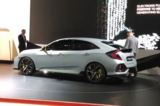 Foto - SPY SHOT: Honda Civic Turbo Hatchback Tengah Diuji, Gambaran Untuk Pasar Indonesia?