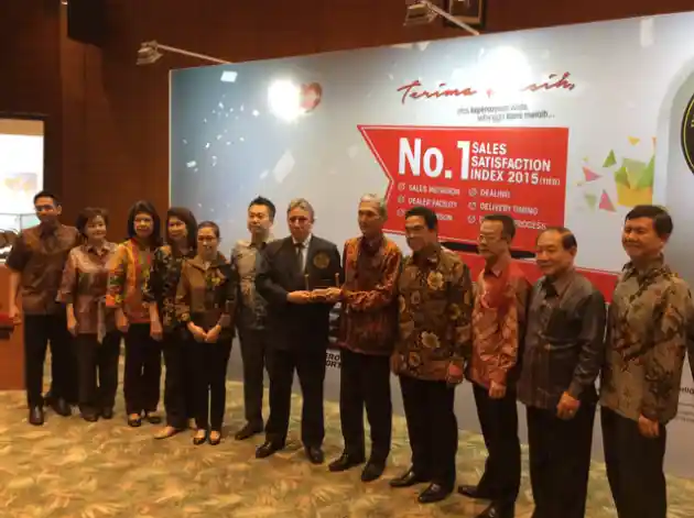 Foto - Mitsubishi Terbaik Dalam Sales Satisfaction Index 2015