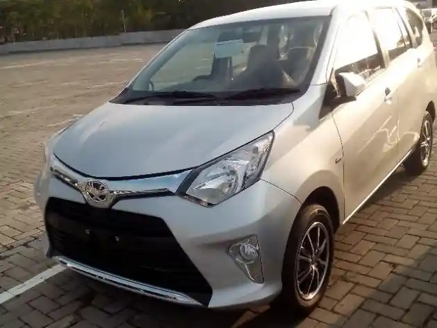 Foto - Toyota Calya Dikirim Dari Pabrik, TAM Mengakui Bersiap Launching (6 Foto)