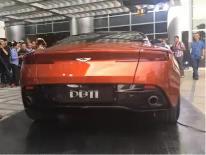 Foto - Berapa Lama Sebuah Aston Martin Sampai di Tangan Konsumen Indonesia?