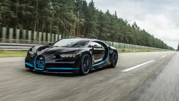 Foto - Bugatti Resmi Klaim Chiron Sebagai Mobil Tercepat di Muka Bumi