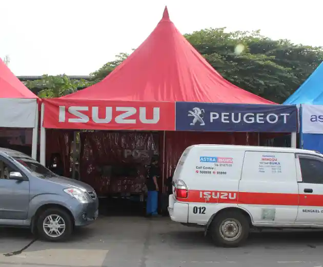 Foto - #STAYATHOME Bengkel Isuzu Berjalan Siap Dipanggil ke Rumah