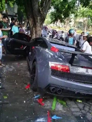 Foto - Lamborghini Gallardo Maut Di Surabaya Spesies Langka