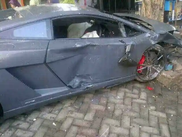 Foto - Lamborghini Gallardo Maut Di Surabaya Spesies Langka