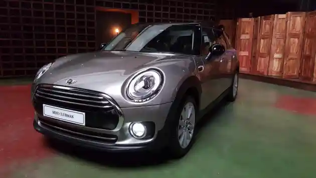 Foto - MINI Cooper Clubman Resmi Meluncur, Harga Nyaris Rp 1 Miliar