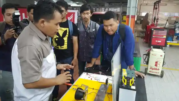 Foto - Daihatsu Gelar Pelatihan Dasar Otomotif Untuk Jurnalis