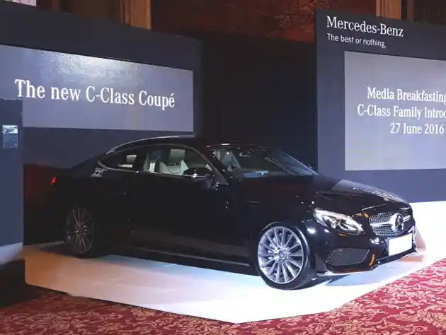 Foto - Mercedes-Benz Indonesia Luncurkan C-Class Coupe Dan Estate, Harga Kisaran Rp 1 M