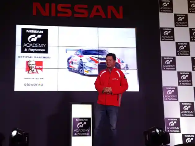 Foto - Nissan Cari Gamer Untuk Dijadikan Pembalap Sungguhan