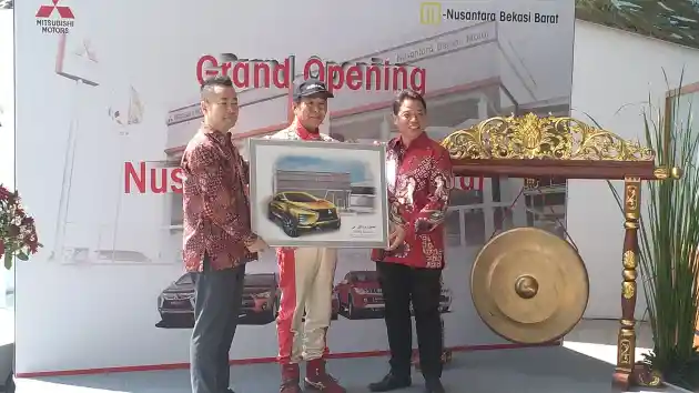 Foto - Persiapan Larisnya Small MPV Mereka, Mitsubishi Akan Lipat Gandakan Dealer Di 2017