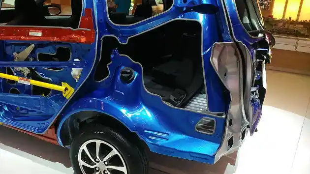 Foto - Daihatsu Sigra Tabrakan Atau Terguling? Ini Fitur Pengaman Yang Ada