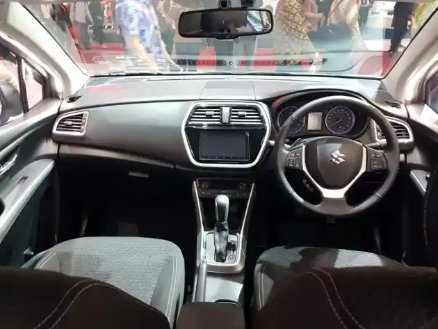 Foto - GIIAS 2016: Ini Fitur Yang Ada Di Suzuki SX-4 S-Cross