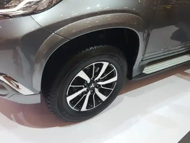 Foto - GIIAS 2016: Mitsubishi Hadirkan All New Pajero Sport Limited Edition