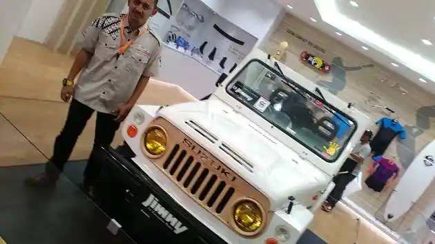 Foto - KOMUNITAS: Suzuki Jip Indonesia Sambut Jimny Terbaru dan Pajang Jimny Lawas