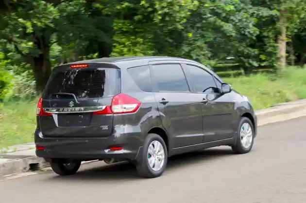 Foto - Melihat Penjualan Suzuki Ertiga Diesel dengan Ertiga Mesin Bensin, Jangan Kaget